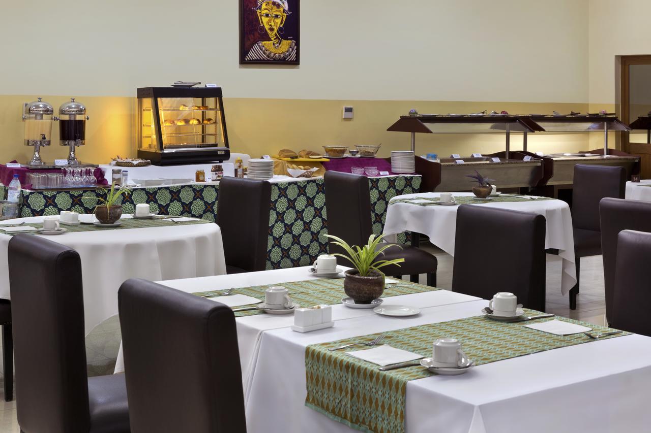 Dunia Hotel 비사우 외부 사진