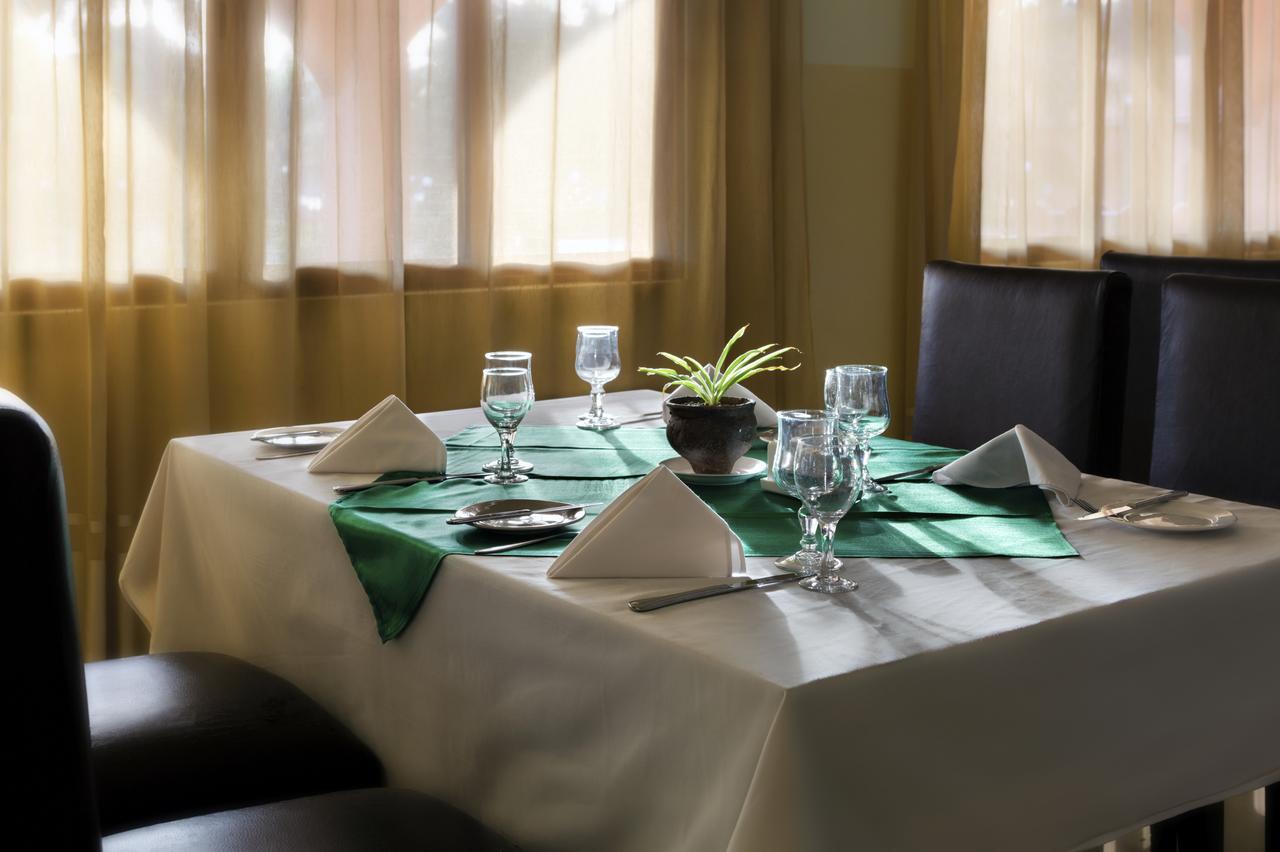 Dunia Hotel 비사우 외부 사진