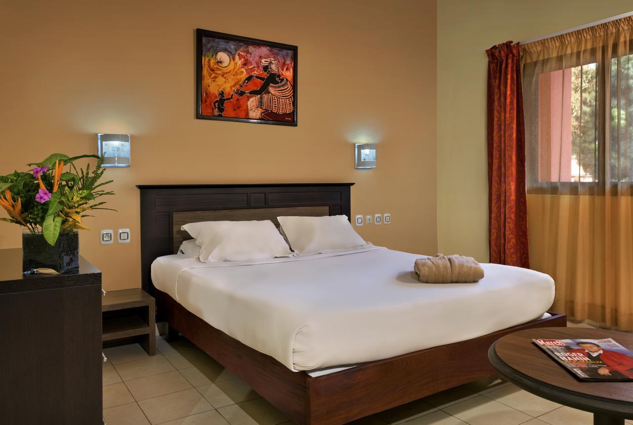 Dunia Hotel 비사우 외부 사진