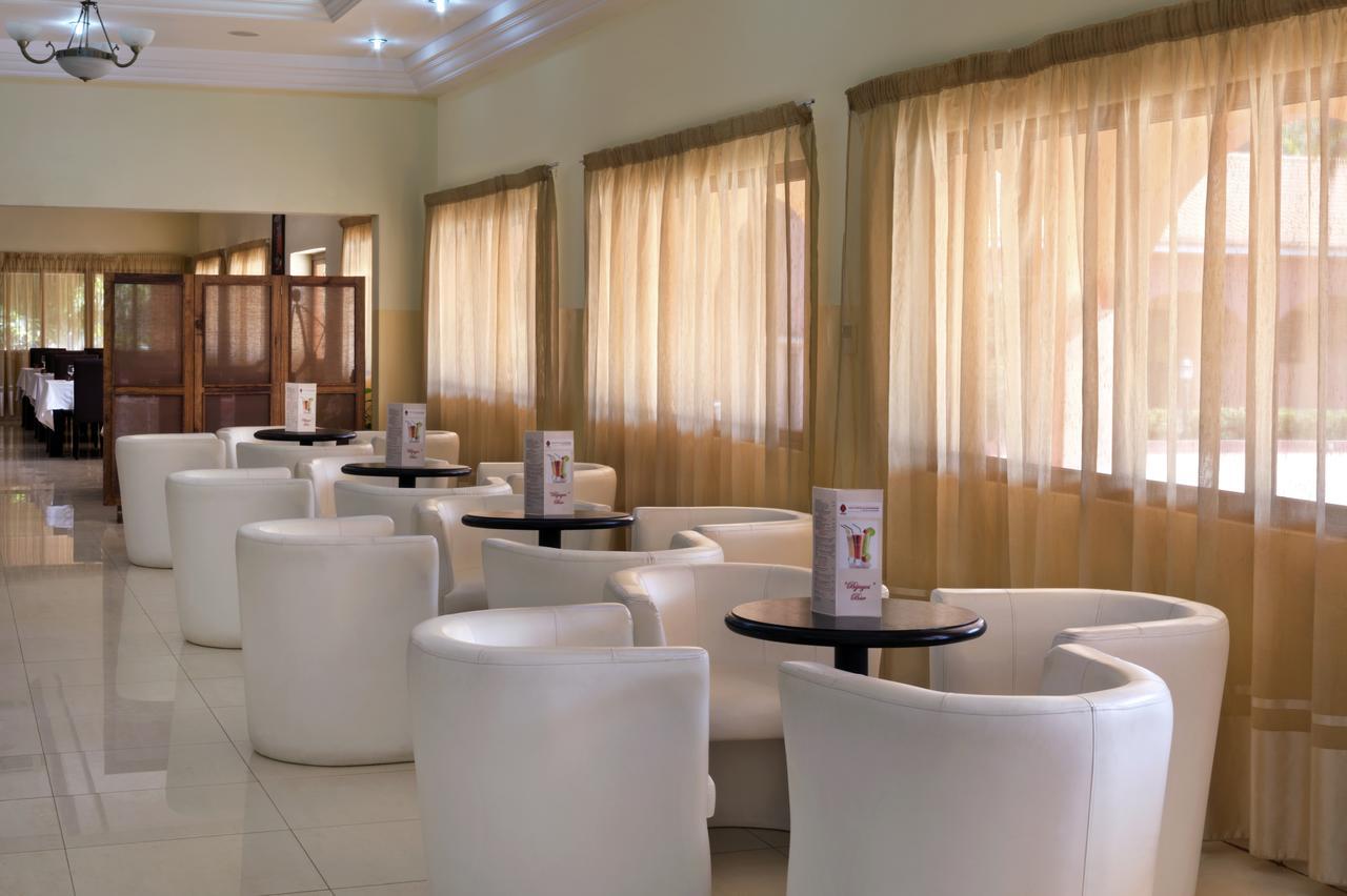Dunia Hotel 비사우 외부 사진